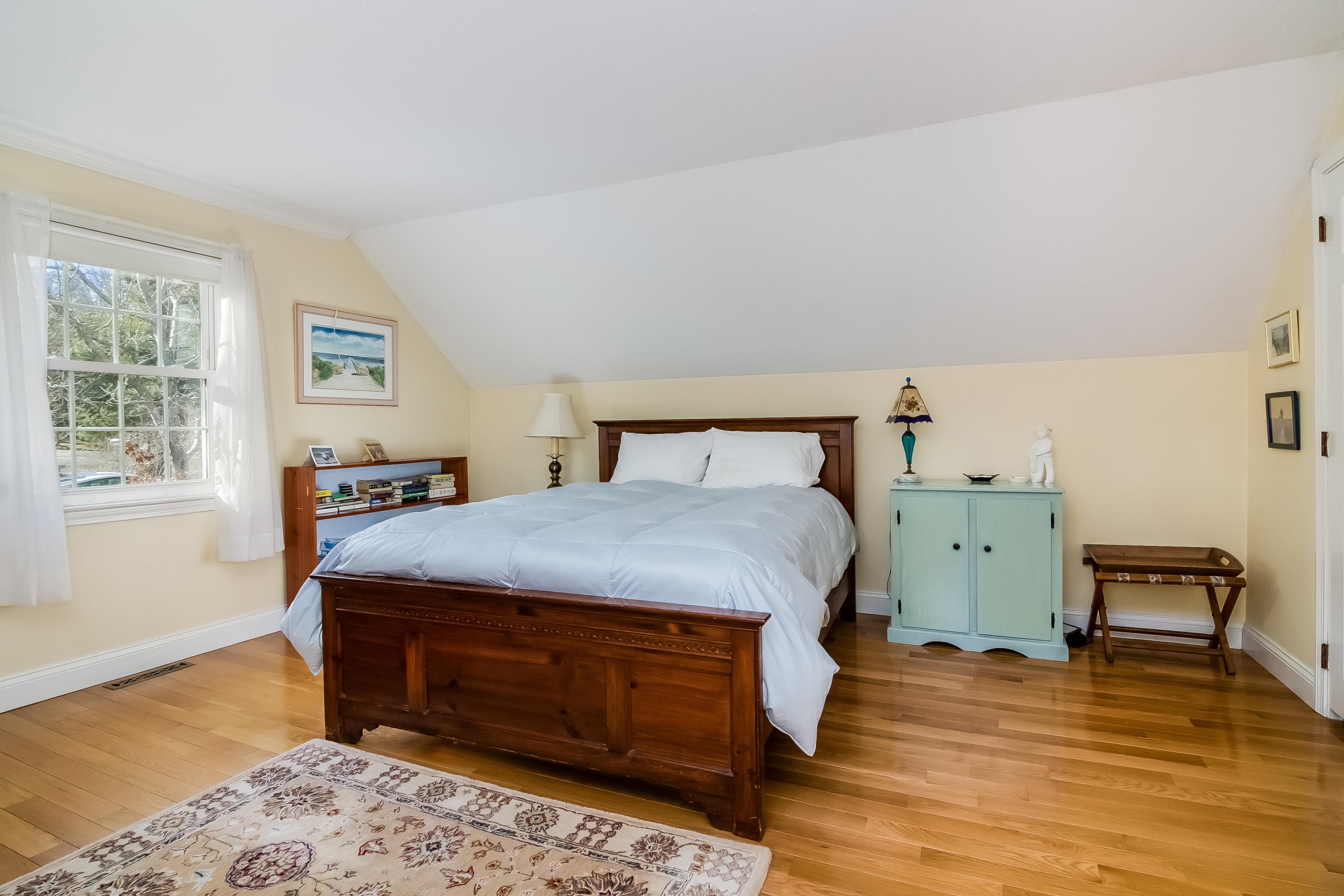 39 Mashpee Road Cotuit, MA 02635 - Photo 8 of 20 015-photo-bedroom-6899117