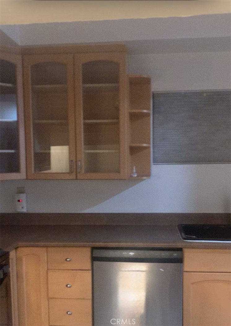 1758 2nd Street, Unit 204 Long Beach, CA 90802 - Photo 2 of 18 a close view of closet