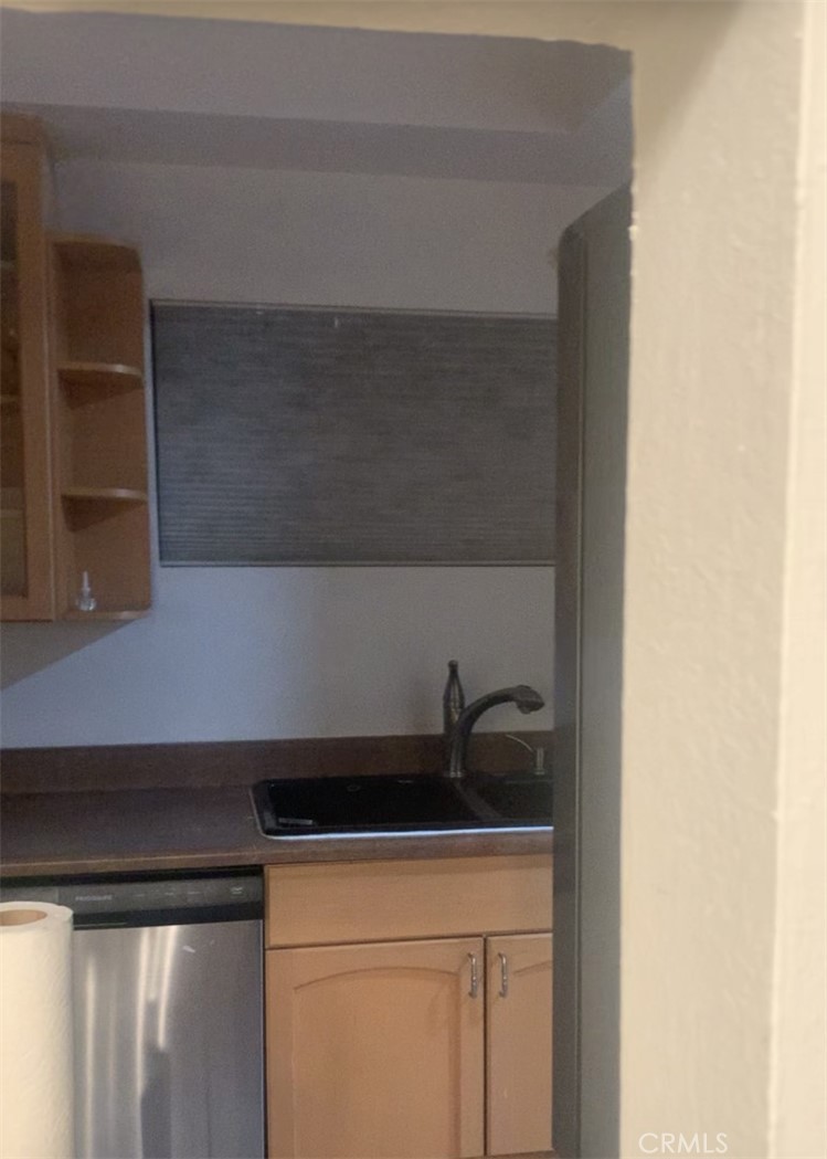 1758 2nd Street, Unit 204 Long Beach, CA 90802 - Photo 4 of 18 a close view of a sink