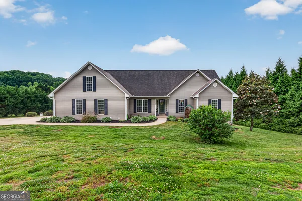 $639,900 | 221 Grand Magnolia Lane, Clarkesville, GA 30523