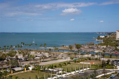 $1,300,000 | 800 North Tamiami Trail, Unit 1217, Sarasota, FL 34236