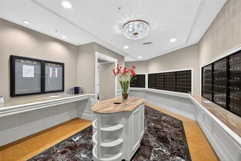 $1,300,000 | 800 North Tamiami Trail, Unit 1217, Sarasota, FL 34236