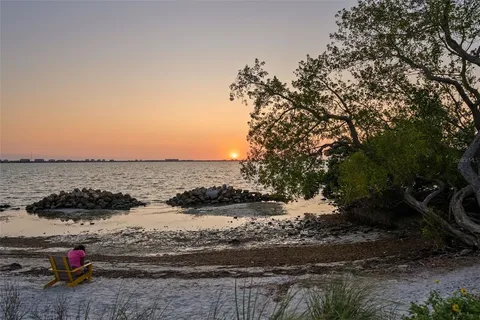 $1,300,000 | 800 North Tamiami Trail, Unit 1217, Sarasota, FL 34236