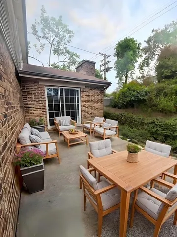 $429,000 | 674 East Algonquin Road, Des Plaines, IL 60016