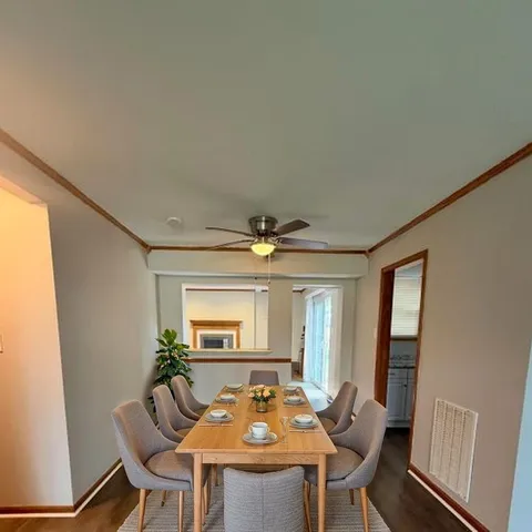 $429,000 | 674 East Algonquin Road, Des Plaines, IL 60016