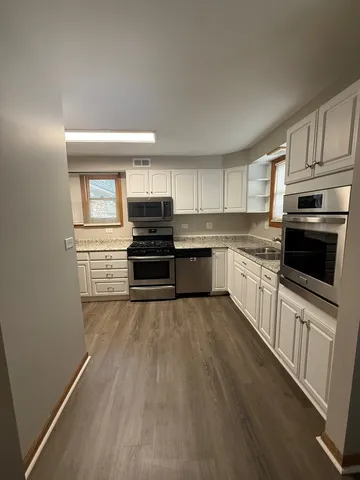 $429,000 | 674 East Algonquin Road, Des Plaines, IL 60016