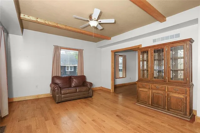 $299,900 | 427 Pine Street, Wellsville, KS 66092