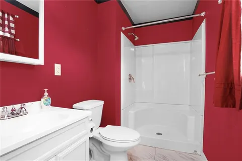 $299,900 | 427 Pine Street, Wellsville, KS 66092