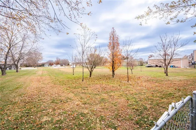 $299,900 | 427 Pine Street, Wellsville, KS 66092