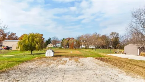 $299,900 | 427 Pine Street, Wellsville, KS 66092