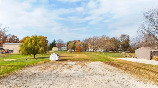 $299,900 | 427 Pine Street, Wellsville, KS 66092