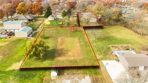 $299,900 | 427 Pine Street, Wellsville, KS 66092