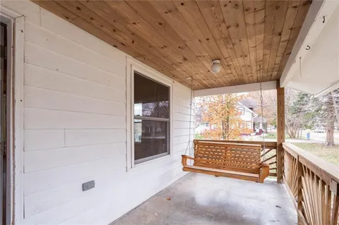 $299,900 | 427 Pine Street, Wellsville, KS 66092