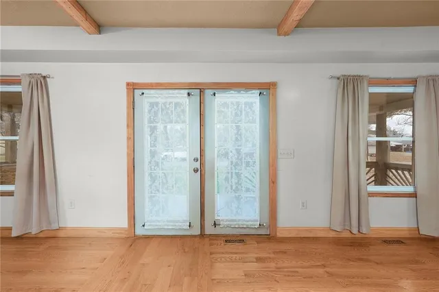 $299,900 | 427 Pine Street, Wellsville, KS 66092