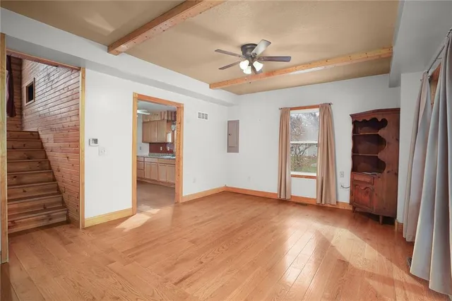 $299,900 | 427 Pine Street, Wellsville, KS 66092