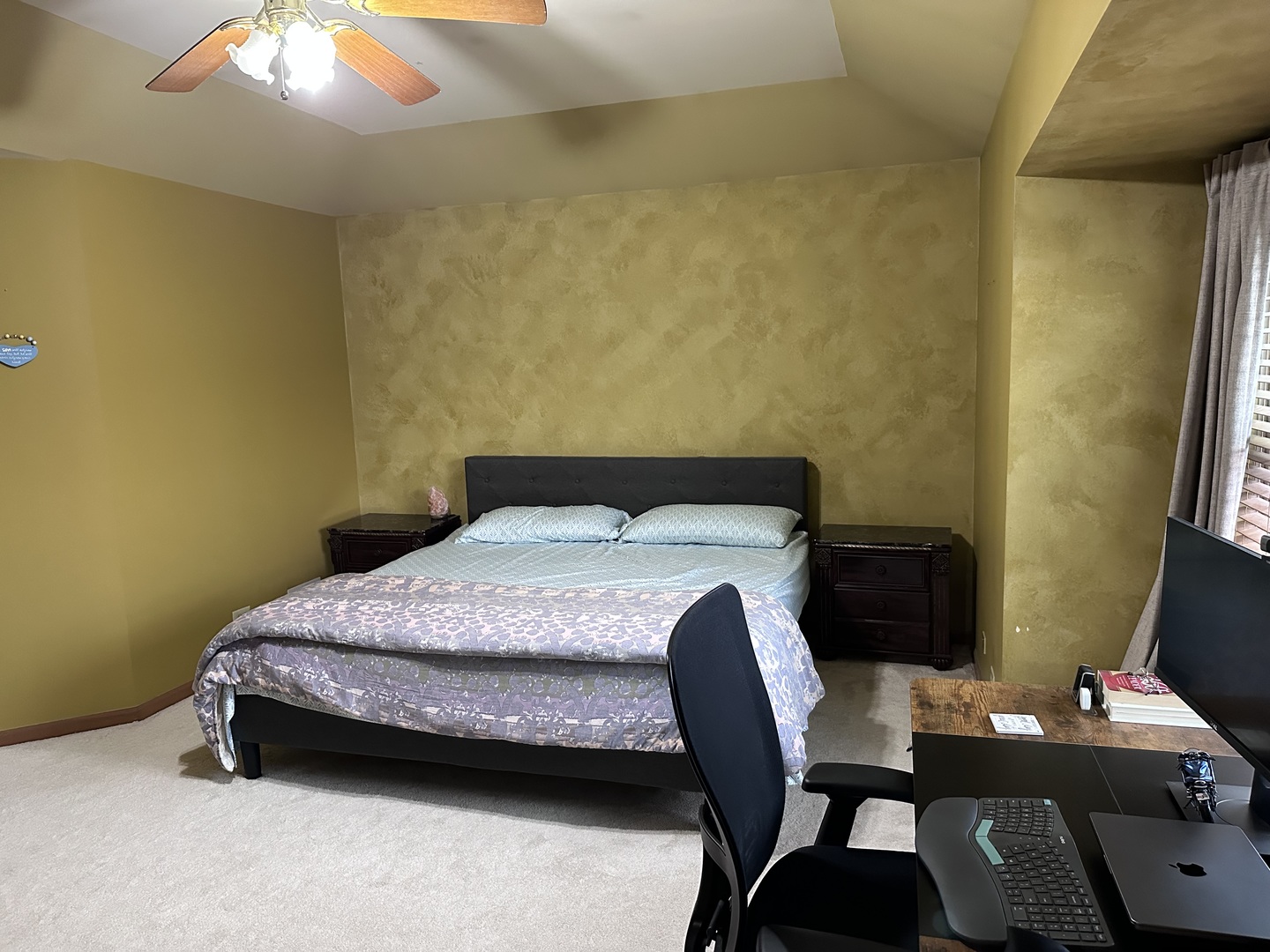 2153 Seaver Lane Hoffman Estates, IL 60169 - Photo 21 of 36 a bedroom with a bed and a furniture