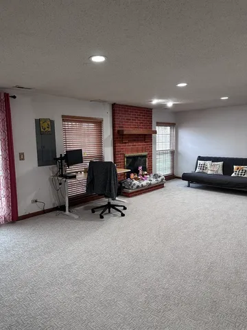 $2,950 | 2153 Seaver Lane, Hoffman Estates, IL 60169