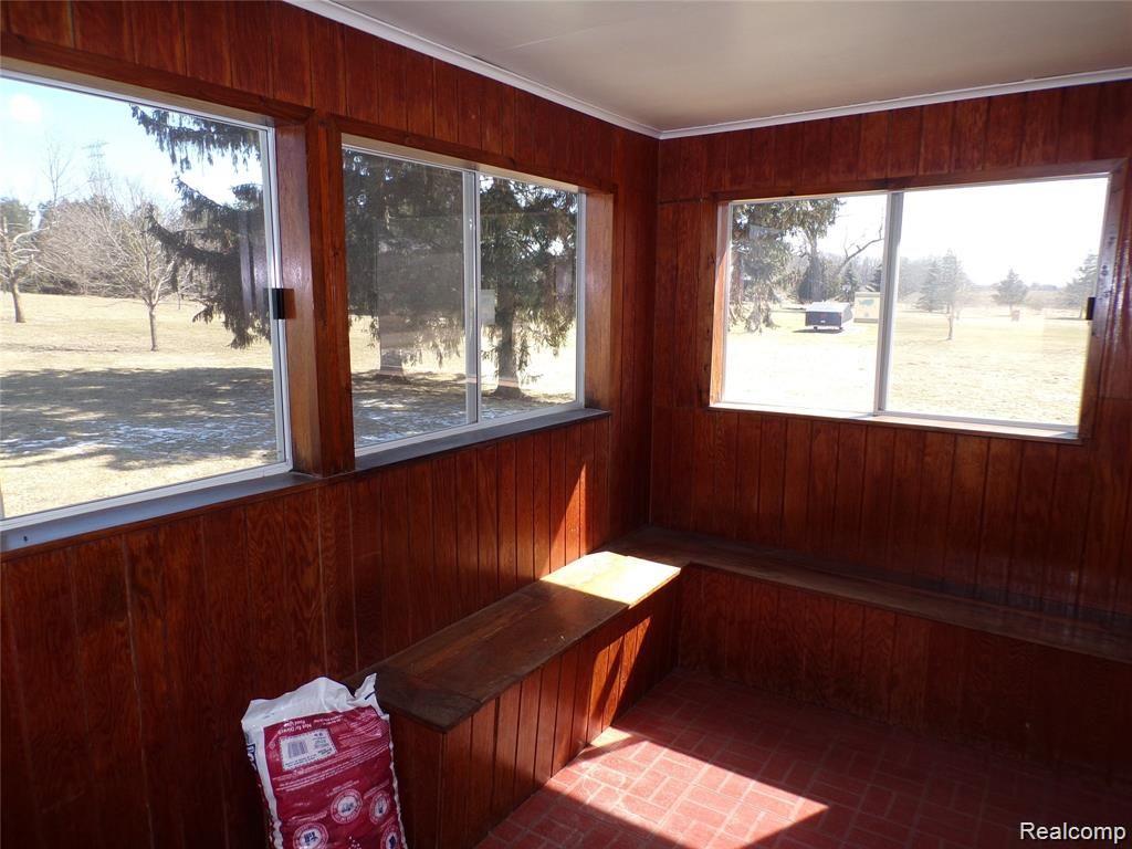 7139 Washburn Road Goodrich, MI 48438 - Photo 19 of 24 sun porch.JPG
