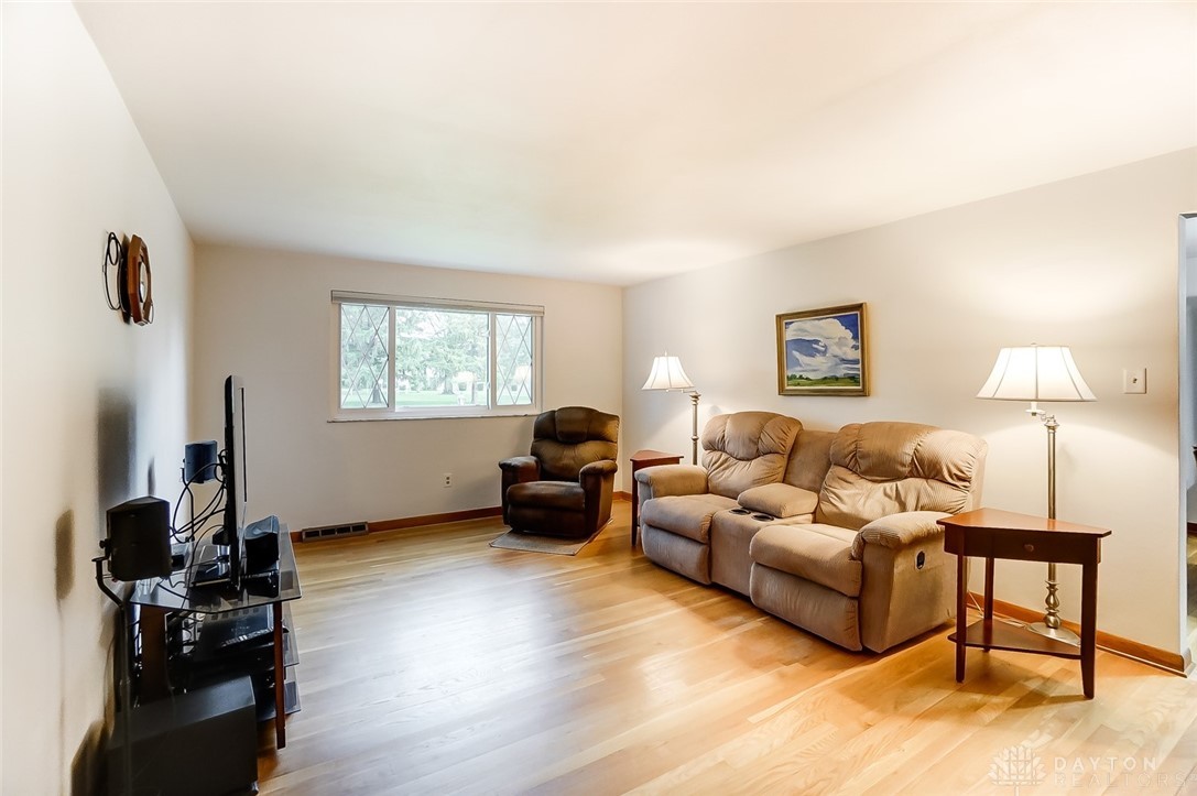 925 East David Road Kettering, OH 45429 - Photo 6 of 52