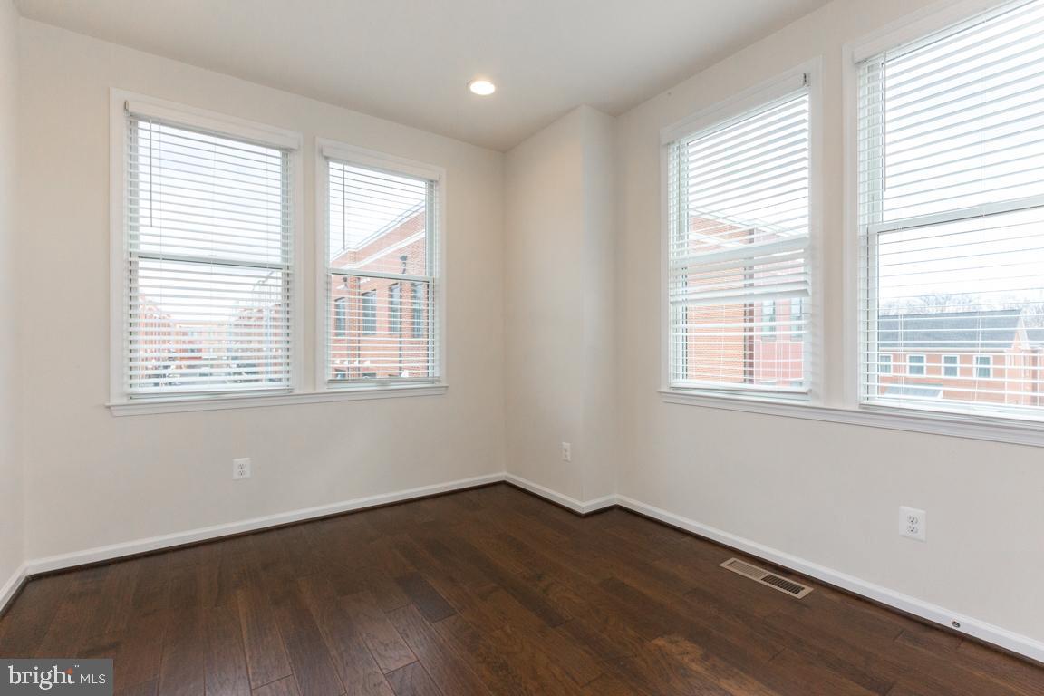 9136 Power House Road Lorton, VA 22079 - Photo 16 of 33