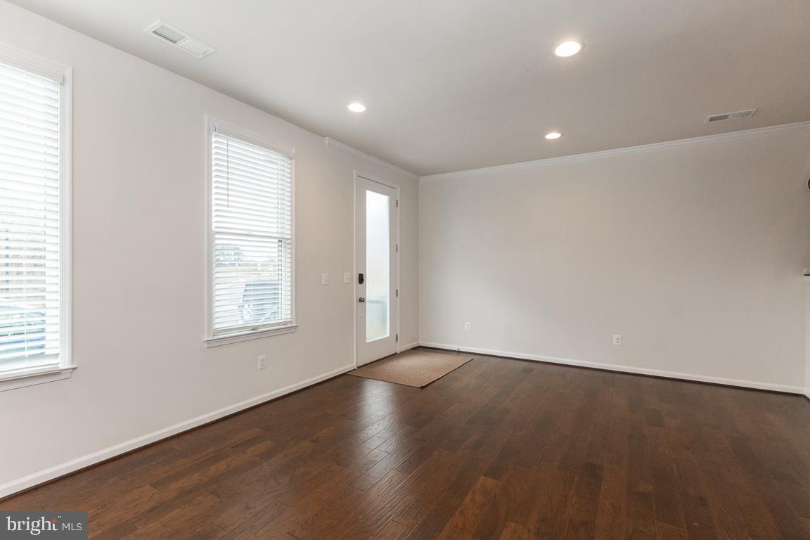 9136 Power House Road Lorton, VA 22079 - Photo 3 of 33