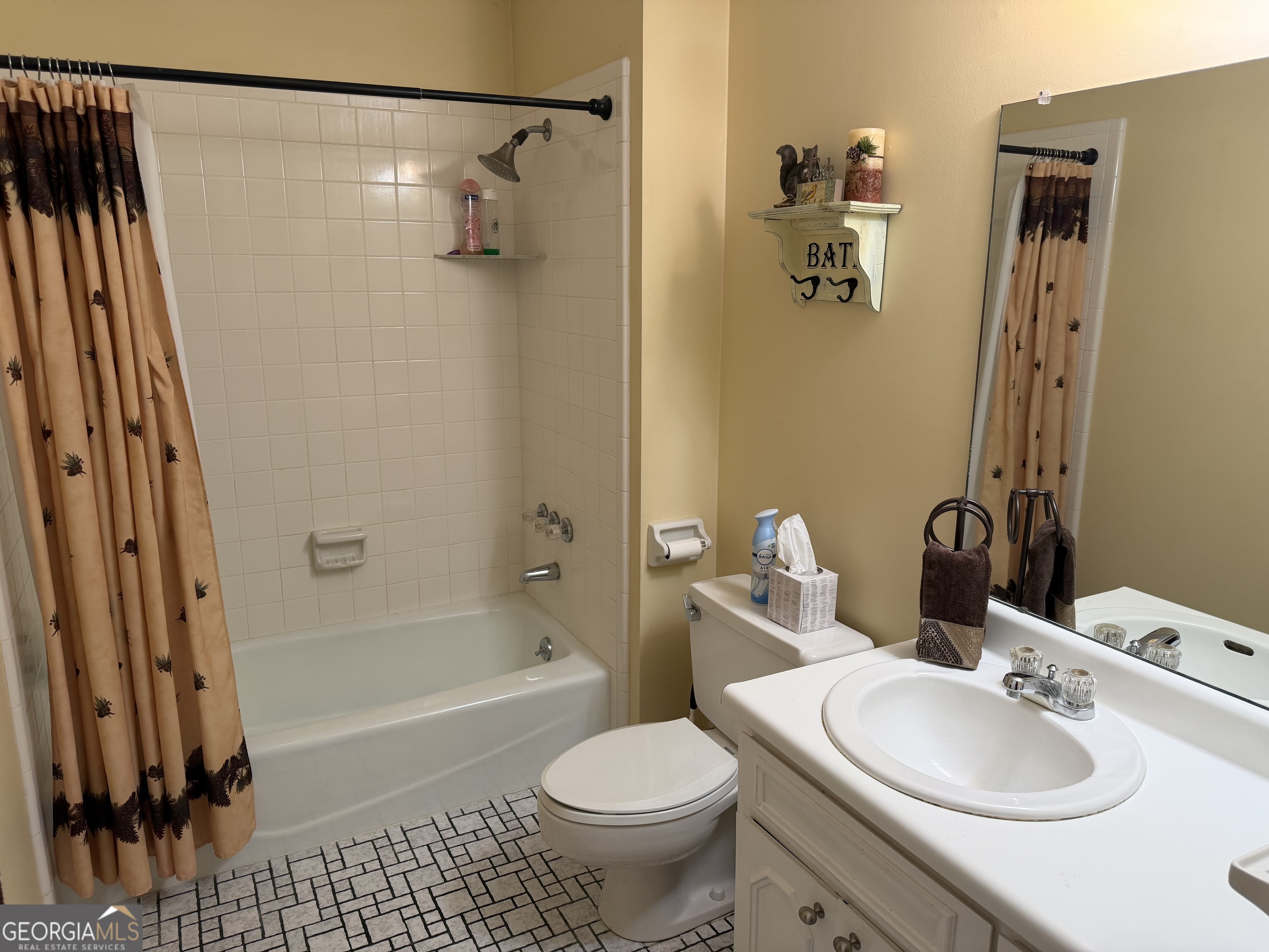 223 Trinity Road Dublin, GA 31021 - Photo 41 of 42 a bathroom with a sink toilet and shower