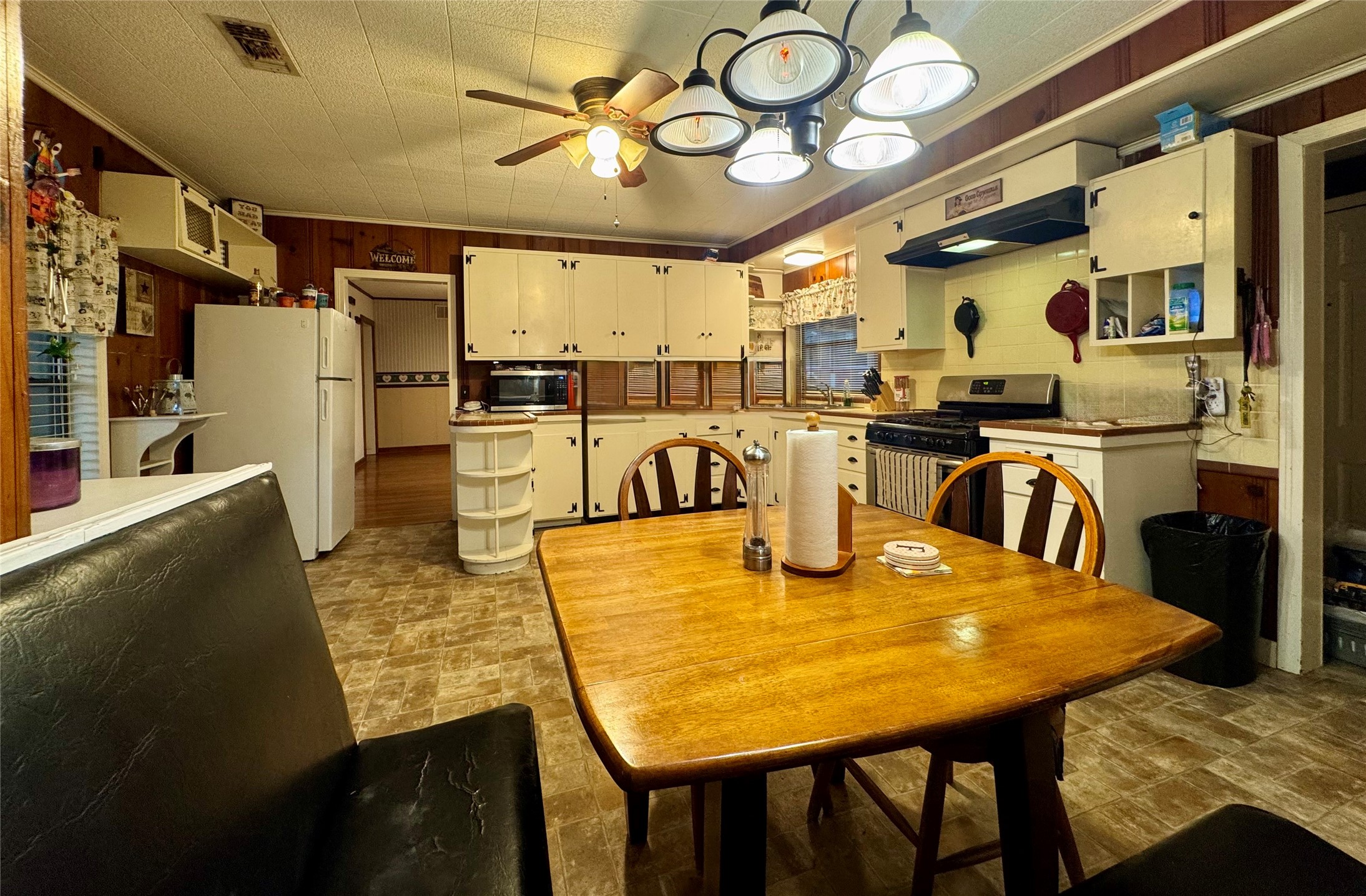 3706 College Street Damon, TX 77430 - Photo 10 of 22 a view of a dining room with furniture