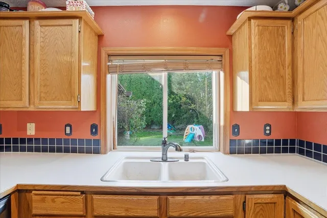 $545,000 | 5609 West Old Fort Drive, Spokane, WA 99208