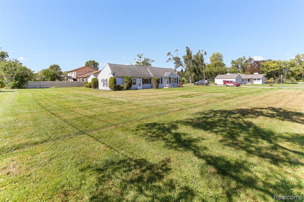 23863 Middlebelt Road Farmington Hills, MI 48336 - Photo 19 of 22