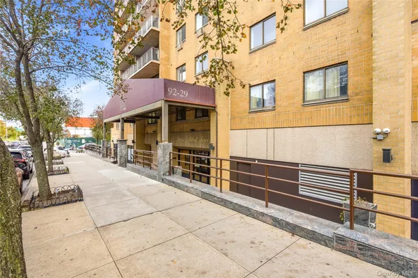 $640,000 | 92-29 Queens Boulevard, Unit 9D | Rego Park