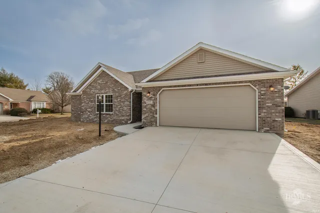 $352,682 | 2805 West Preserve Lane, Muncie, IN 47304