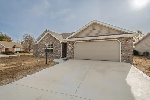 $352,682 | 2805 West Preserve Lane, Muncie, IN 47304