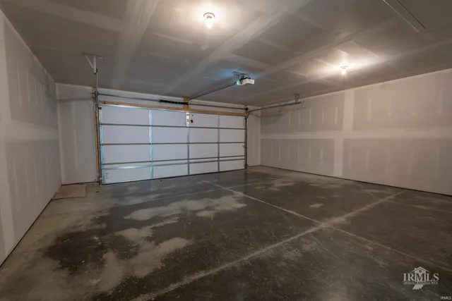 $352,682 | 2805 West Preserve Lane, Muncie, IN 47304