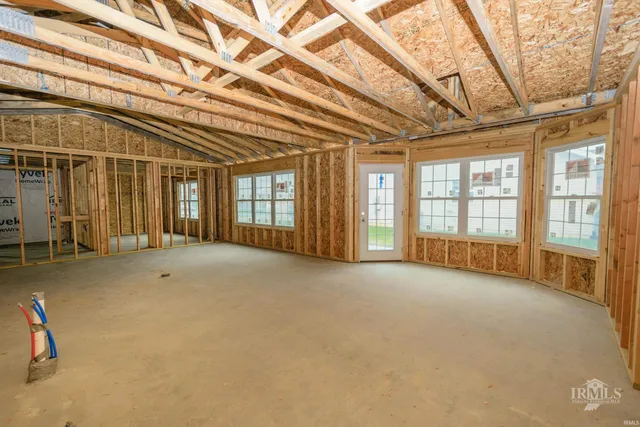 $352,682 | 2805 West Preserve Lane, Muncie, IN 47304