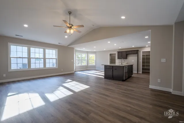 $352,682 | 2805 West Preserve Lane, Muncie, IN 47304