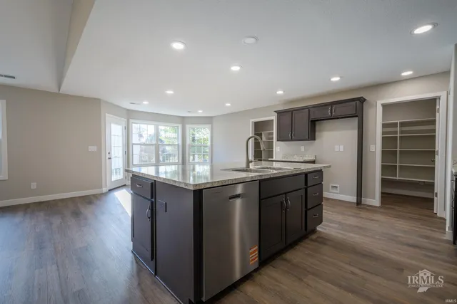 $352,682 | 2805 West Preserve Lane, Muncie, IN 47304