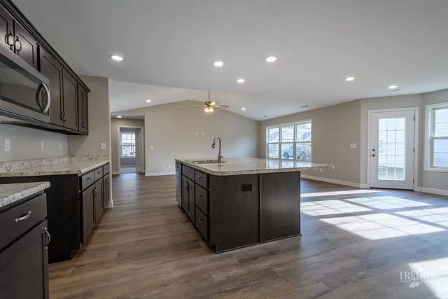 $352,682 | 2805 West Preserve Lane, Muncie, IN 47304