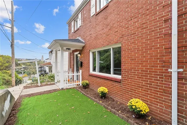 $269,500 | 6 Tunstall Street, Pittsburgh, PA 15207