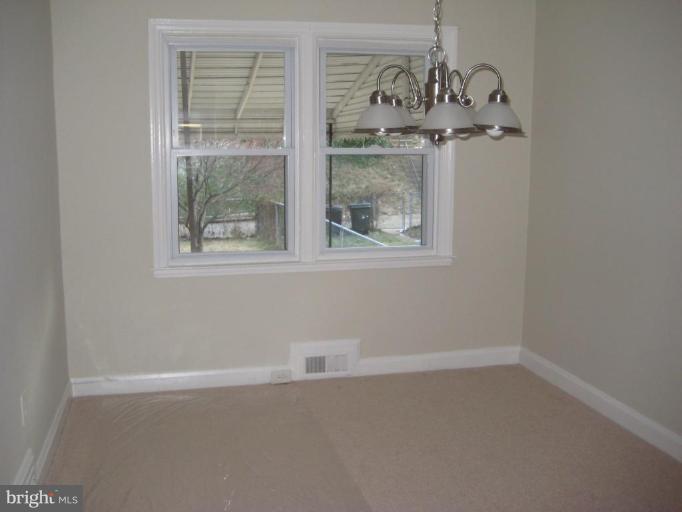1021 St Dunstans Road Baltimore, MD 21212 - Photo 5 of 11 Dining Room