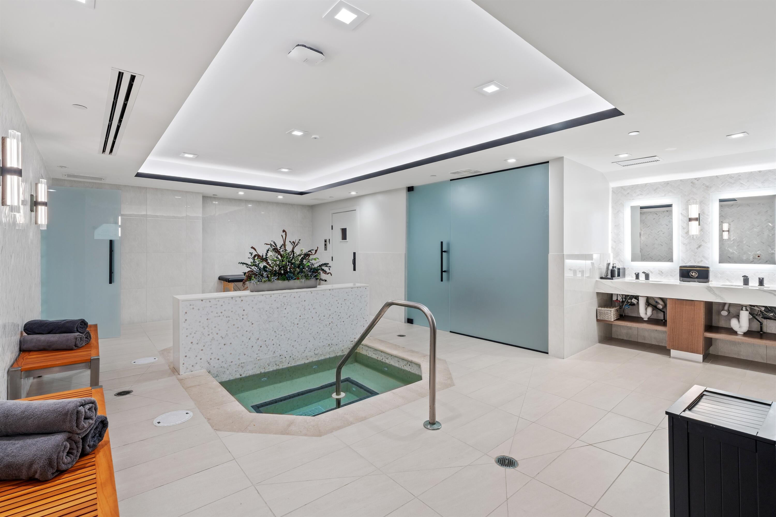 500 Southeast 5th Avenue, Unit 701S Boca Raton, FL 33432 - Photo 38 of 41 INDOOR SPA