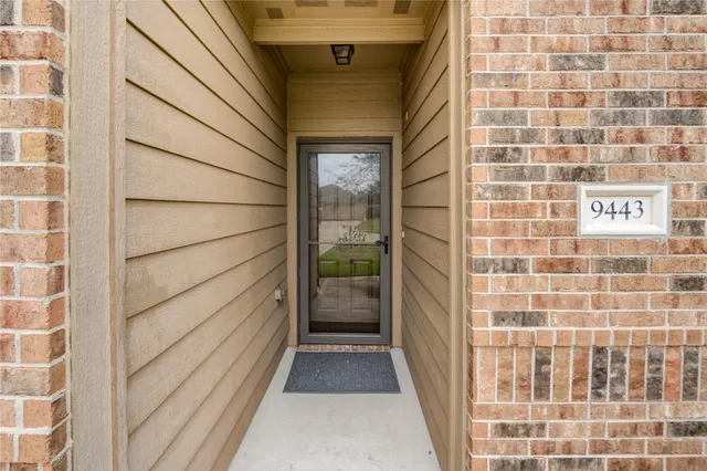 $249,900 | 9443 Sky Blue Drive, Rosharon, TX 77583