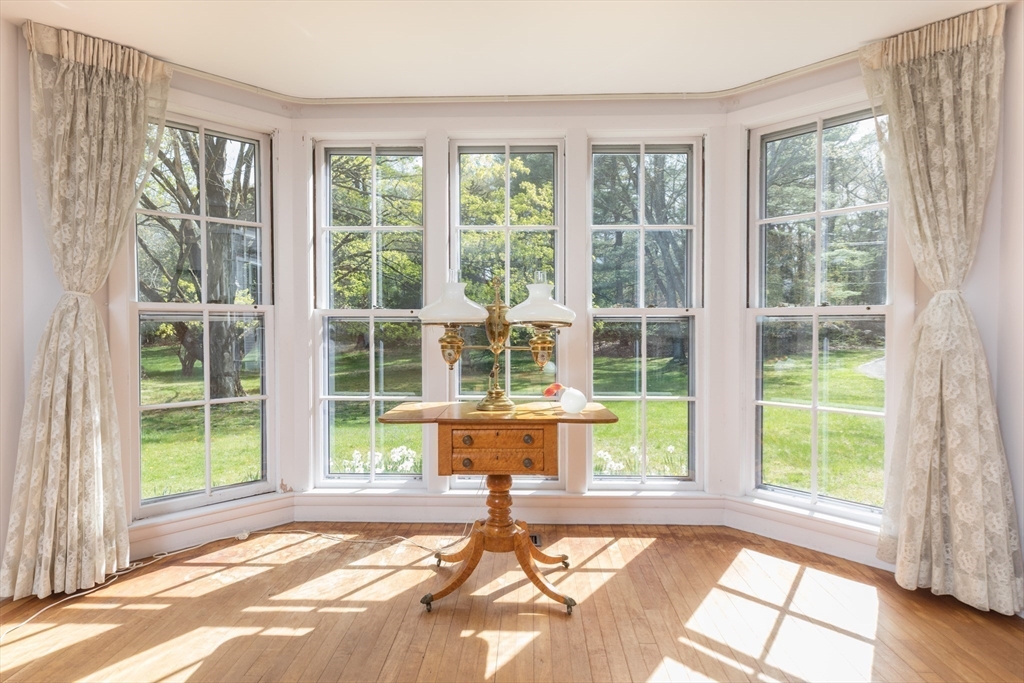 56 Ridgeway Road Weston, MA 02493 - Photo 12 of 39