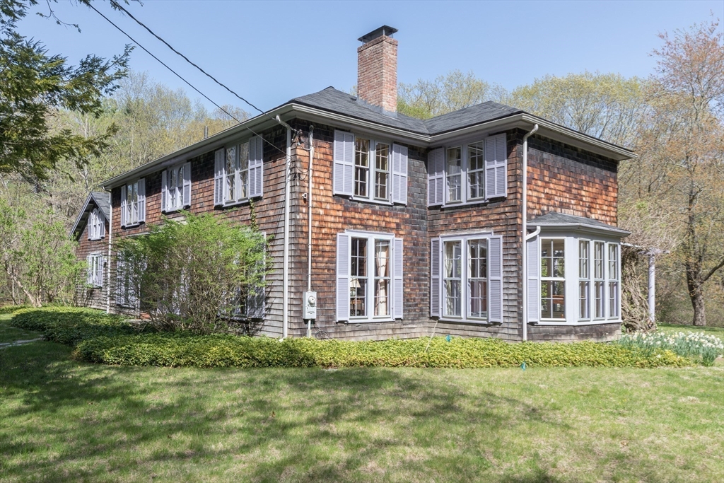 56 Ridgeway Road Weston, MA 02493 - Photo 2 of 39