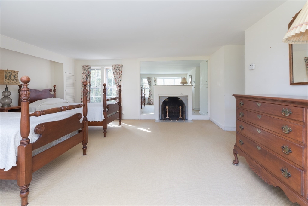 56 Ridgeway Road Weston, MA 02493 - Photo 25 of 39