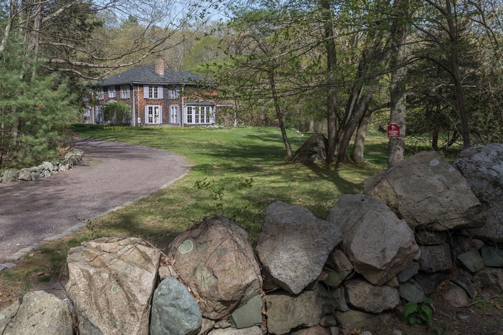 56 Ridgeway Road Weston, MA 02493 - Photo 4 of 39