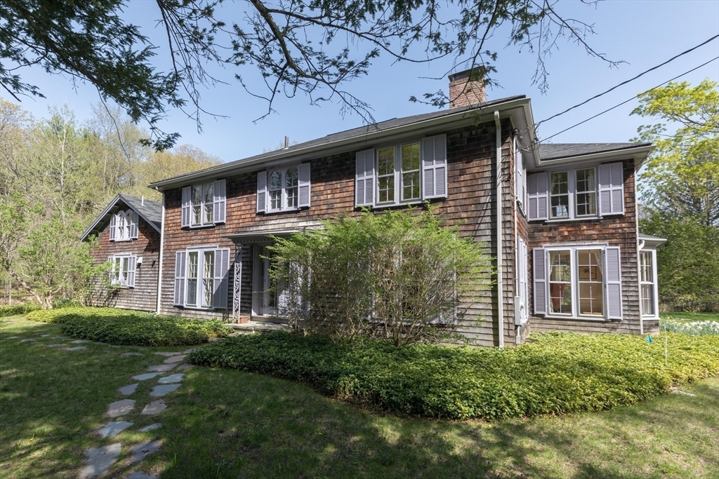 56 Ridgeway Road Weston, MA 02493 - Photo 5 of 39