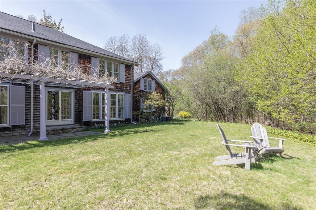 56 Ridgeway Road Weston, MA 02493 - Photo 6 of 39