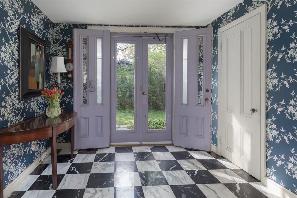 56 Ridgeway Road Weston, MA 02493 - Photo 7 of 39