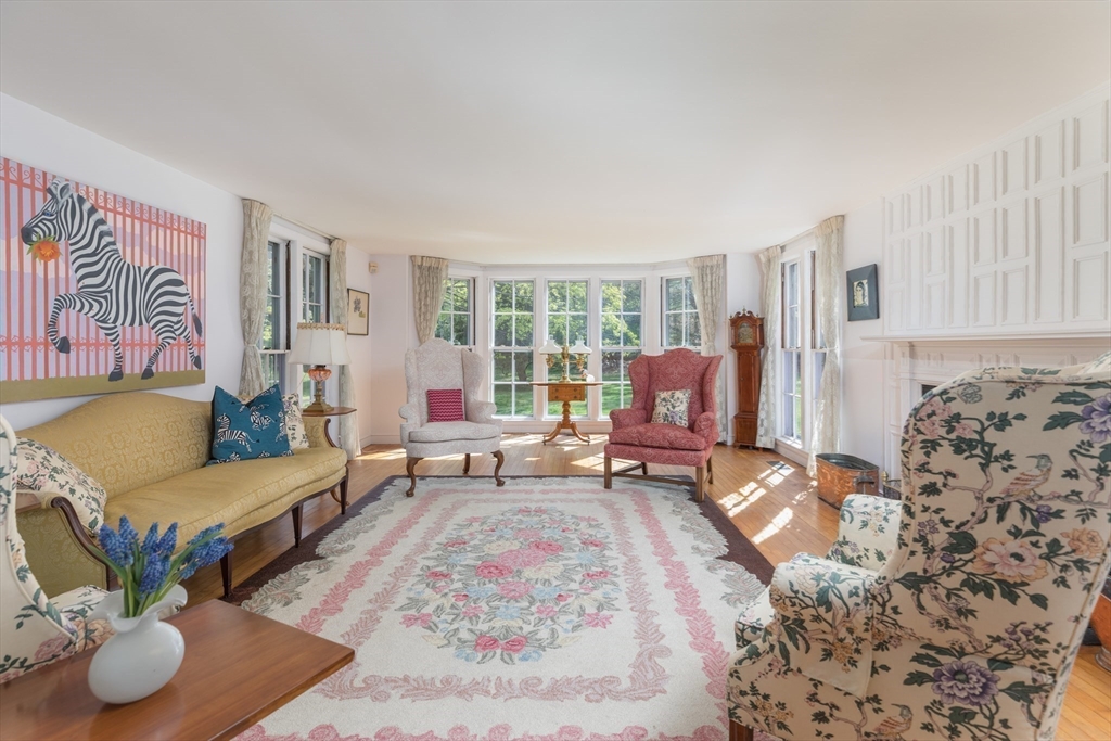 56 Ridgeway Road Weston, MA 02493 - Photo 10 of 39