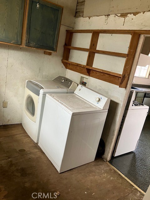 2294 Mulberry Street Chico, CA 95928 - Photo 16 of 16 a utility room with dryer and washer